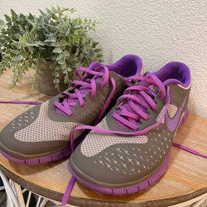 Nike Free 4.0 V2 Running Shoes